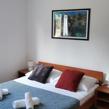 Rosana Apartman Nečujam